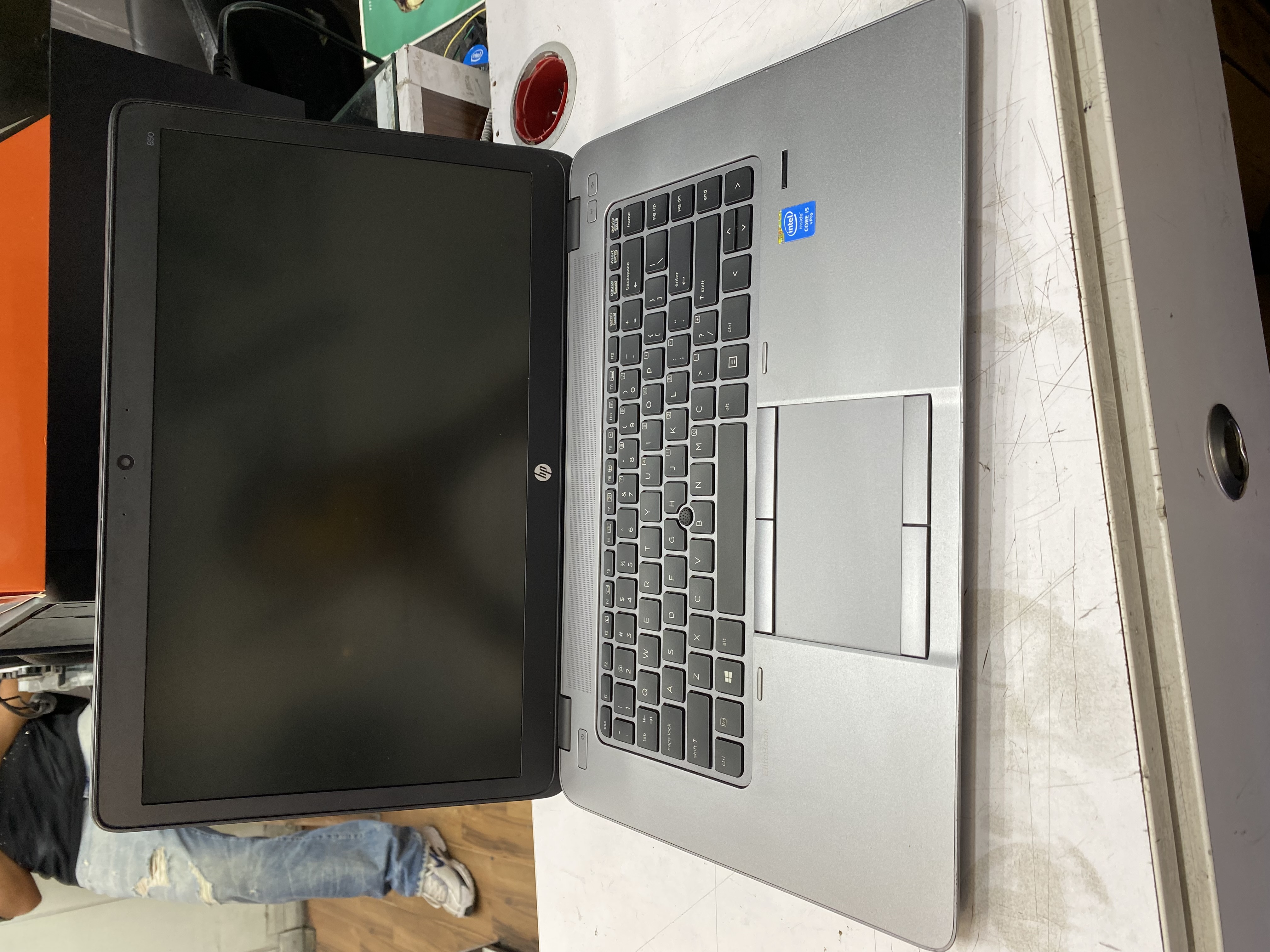 لپتاپ اچ پی مدل و مشخصات Elit book 850 g2 i5 5500u ram 8GB ssd 256 vga intel