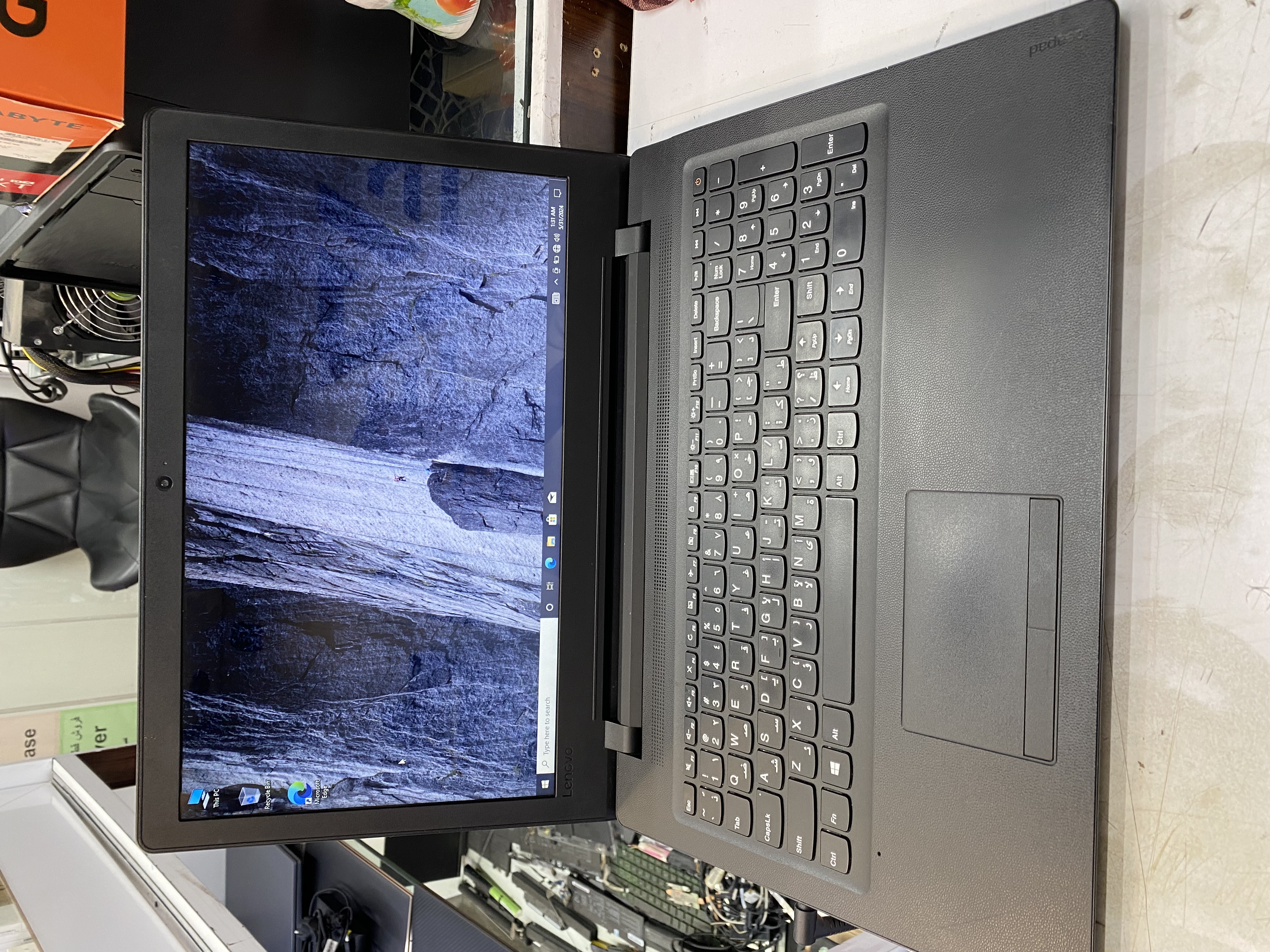 لپتاپ لنوو مدل idapad 110 cpu E1 7010  ram 8GB ssd 256 vga 1